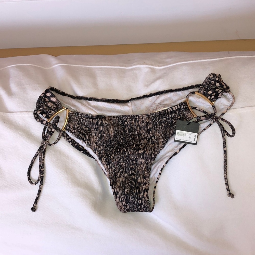 Victoria secret Leopard bikini bottom M NWT